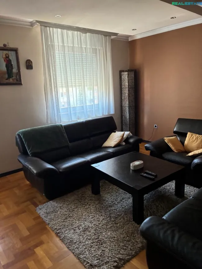 Große 4-Zi-Wohnung mit 2 Balkonen in Banja Luka – Top Lage - Bild