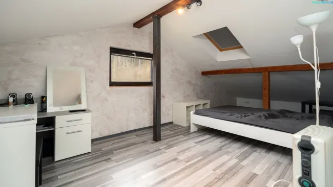 Schlafzimmer DG