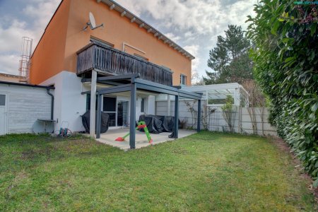 Moderne Doppelhaushälfte mit Wohnkeller, Garten & Top-Ausstattung in 7201 Neudörfl