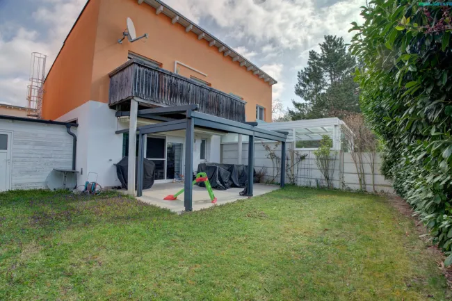 Moderne Doppelhaushälfte mit Wohnkeller, Garten & Top-Ausstattung in 7201 Neudörfl - Titelbild