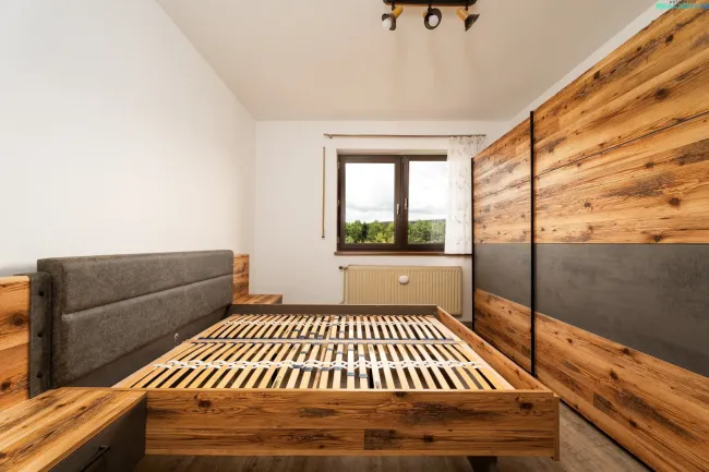 Schlafzimmer 1