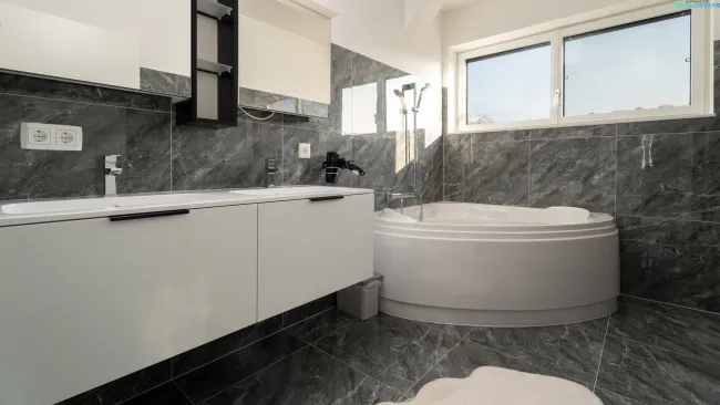 Badezimmer OG