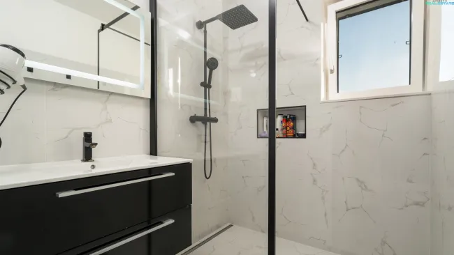 Badezimmer EG