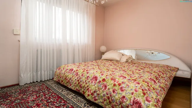 1 Schlafzimmer OG