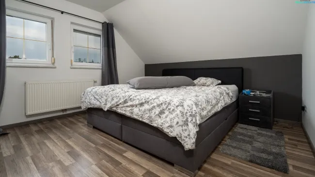 Schlafzimmer DG