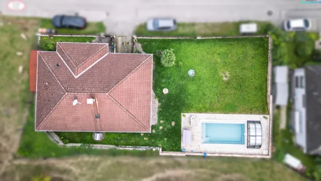 Traumhaus mit Pool und großem Garten in ruhiger Lage – perfekt für Familien! - Bild