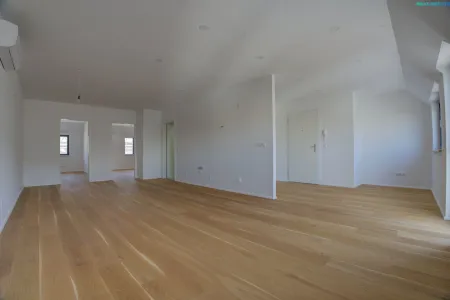 Erstbezug in Floridsdorf - Sanierter Altbau - 3 Zimmer