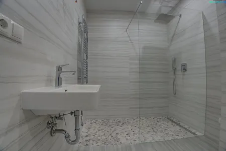 Erstbezug in Floridsdorf - Sanierter Altbau - 3 Zimmer