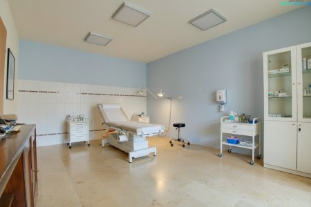 Ordination mit Garten in ruhiger Innenhoflage – 1130 Wien, Lainzer Straße