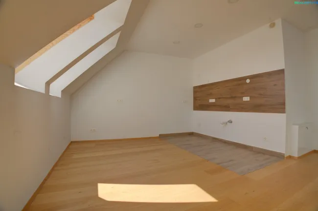 Moderne 3-Zimmer-Wohnung mit großzügiger Terrasse – Erstbezug - Bild