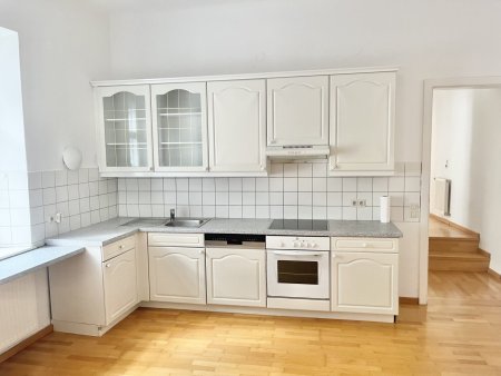 Charmante 2-Zimmer-Altbauwohnung mit Gewölbedecken und großzügigem Wohnbereich in zentraler Lage von Perchtoldsdorf
