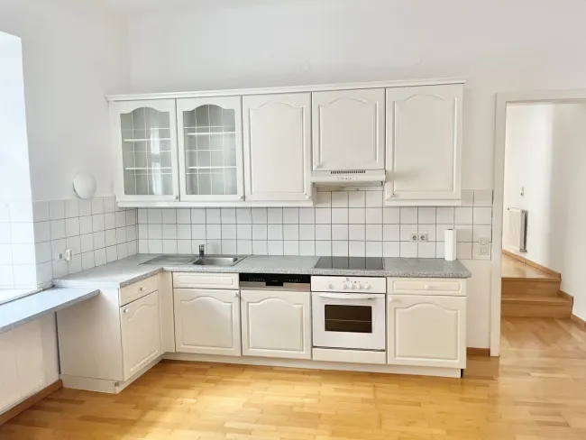 Charmante 2-Zimmer-Altbauwohnung mit Gewölbedecken und großzügigem Wohnbereich in zentraler Lage von Perchtoldsdorf - Bild