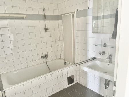 Großzügige 2-Zimmer-Altbauwohnung mit 78 m² - Nähe U1 Keplerplatz
