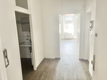 Großzügige 2-Zimmer-Altbauwohnung mit 78 m² - Nähe U1 Keplerplatz