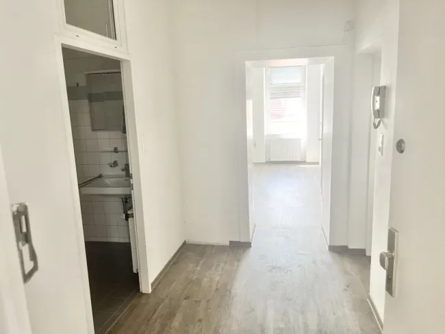 Großzügige 2-Zimmer-Altbauwohnung mit 78 m² - Nähe U1 Keplerplatz - Titelbild