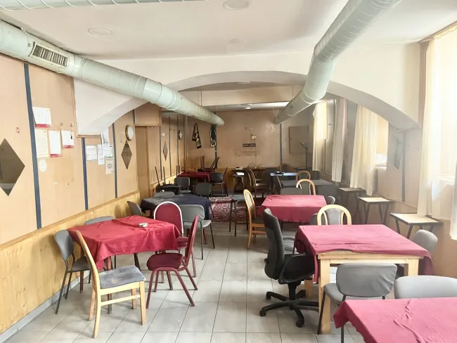 PROVISIONSFREI ! Ca. 90 m² großes, unbefristetes! Geschäftslokal mit großem Gestaltungspotenzial in 1100 Wien - Titelbild