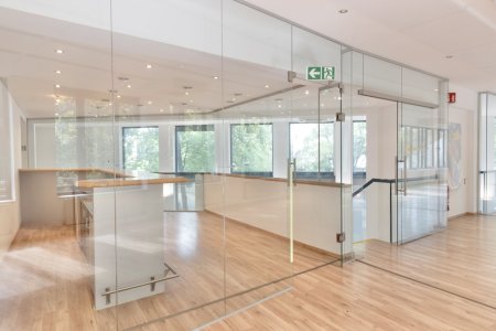 Büro im Gewerbepark - Moderne Flächen mit Tiefgarage und Außenflächen