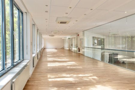 Büro im Gewerbepark - Moderne Flächen mit Tiefgarage und Außenflächen
