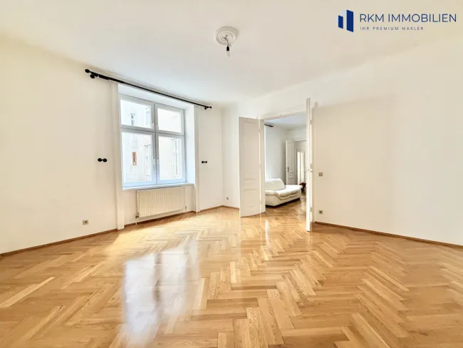 Renovierte 2-Zimmer-Altbauwohnung in TOP Lage - Bild