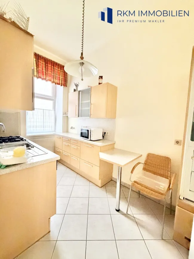 Renovierte 2-Zimmer-Altbauwohnung in TOP Lage - Bild