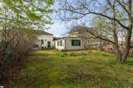 Altbau-Villa mit Gartenhaus in bester Mödlinger Wohnlage