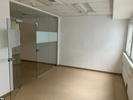 Büro mit 555m² zu vermieten neben Linke Wienzeile