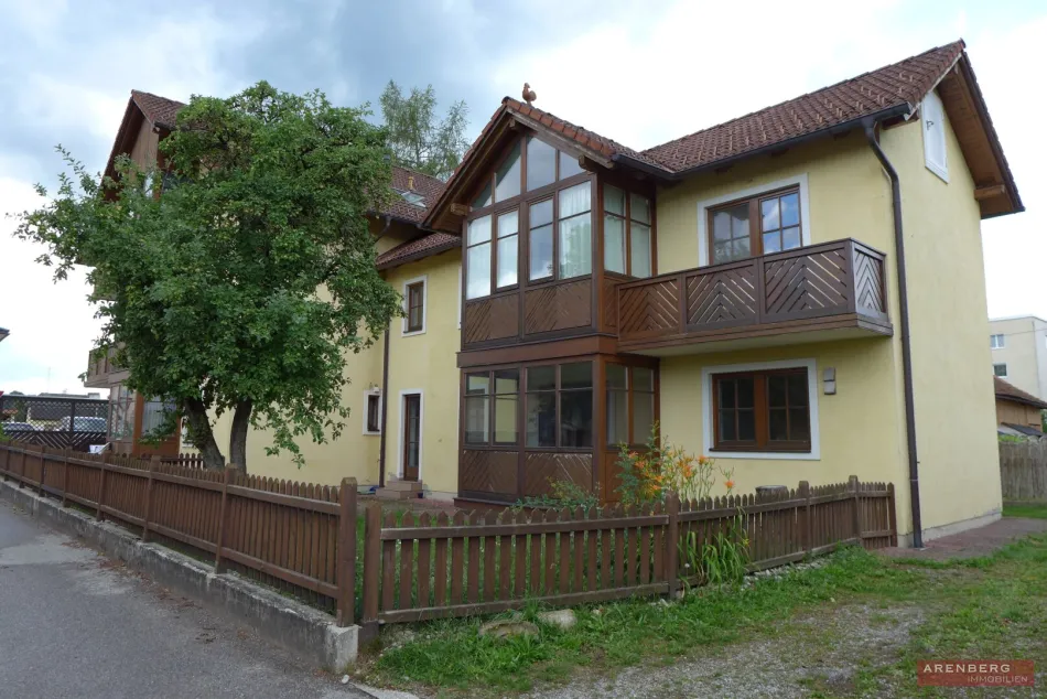 Mietshaus mit 5 parifizierten Wohnungen und PP - Mattighofen - Bild