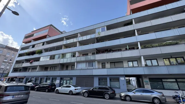 Wohnen mit Ausblick! U1-Station Altes Landgut! Moderne 3-Zimmer-Wohnung mit Loggia - Titelbild