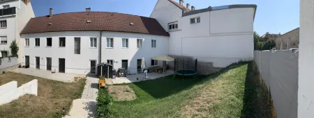 Kleines Zinshaus im Zentrum von Groß-Enzersdorf! Ein ganzes Haus zum Preis einer Wohnung! Nur € 2.350/m² netto + 4,29% Rendite-Top-Gelegenheit! Investieren in Sachwerte! Zusätzlich Baureserve!