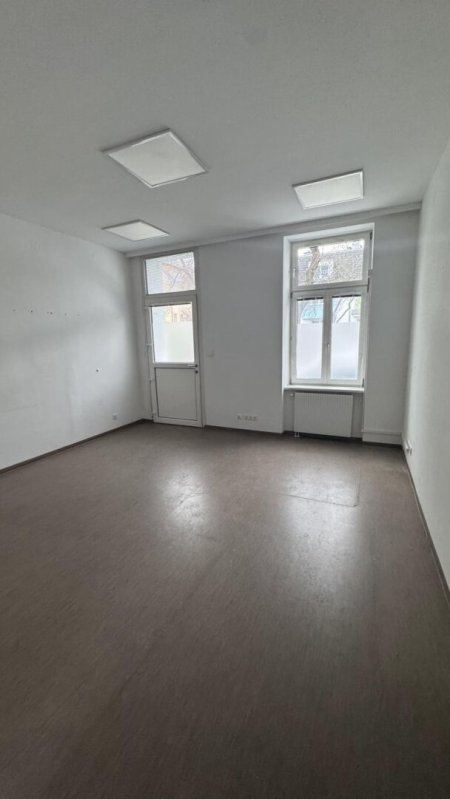 Büro und Wohnung im Wohnungseigentum - Erdgeschoßlage mit zwei Eingängen für vielfältige Nutzung