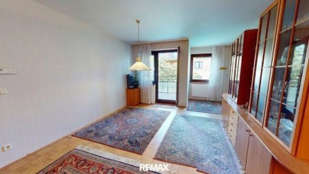Komplett hof- und südseitige 3-Zimmer-Loggia-Wohnung im 4. Liftstock nahe Aumannplatz