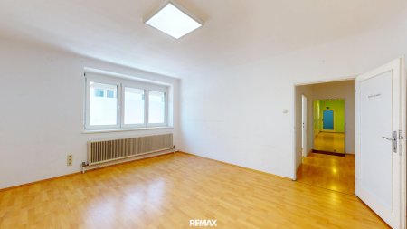 Vielseitig nutzbare Büro-, Praxis- oder Therapiefläche mit zwei Eingängen im Herzen des 9. Bezirks