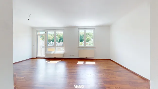 Süd-west-seitige Drei-Zimmer-Wohnung mit zwei Balkonen nahe Wienerwald - Bild