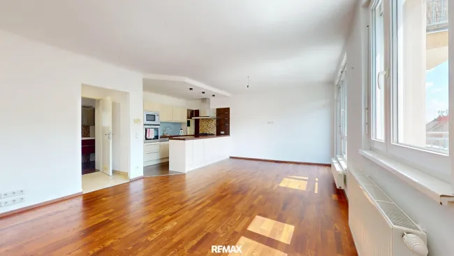 Süd-west-seitige Drei-Zimmer-Wohnung mit zwei Balkonen nahe Wienerwald - Bild