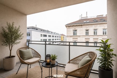 Loggia KI möbliert
