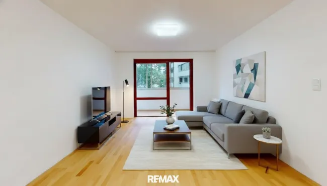 Innenhofseitige 2-Zimmer-Wohnung mit verglaster Loggia in U6-Nähe! - Bild
