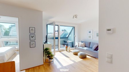 Neuwertige Dachgeschoßwohnung mit Terrasse in nahezu Erstbezugszustand