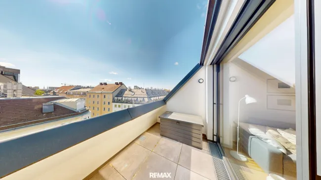 Neuwertige Dachgeschoßwohnung mit Terrasse in nahezu Erstbezugszustand - Bild