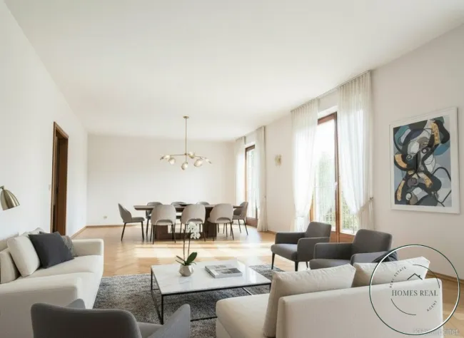 Wohnen ohne Grenzen: Familienresidenz mit spektakulärer Ausbaureserve im Grünen - Titelbild