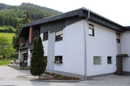 Mehrfamilienhaus im Wohnungseigentum mit 5 Wohneinheiten und Gaststätte - 8663 Veitsch