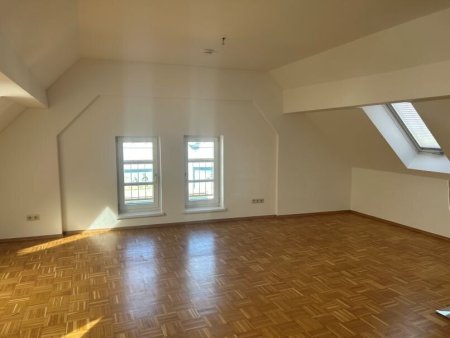 Moderne DG-Wohnung in Bruck an der Mur – 49 m² für nur 478,50 € mtl.!