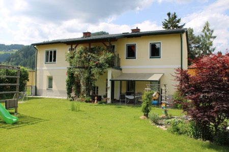 Charmantes Ein- / Zweifamilienhaus mit Garten in Ruhelage in Sankt Barbara – Sanierung des Kellers notwendig!