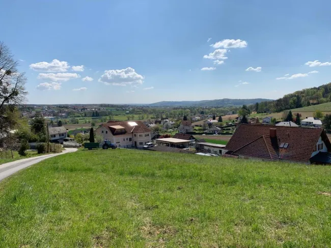 Traumhaftes Baugrundstück mit Naturblick in Stegersbach - Titelbild