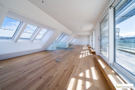 *EXKLUSIV* Penthousewohnung mit beeindruckender Dachterrasse & großzügiger Wohnküche!
