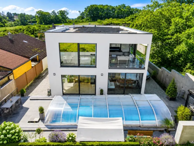 EFH mit Swimming Pool