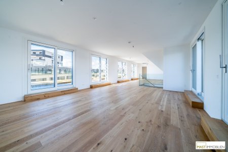 *NEU* Moderne 4-Zimmer Dachgeschosswohnung mit großzügiger Freifläche!