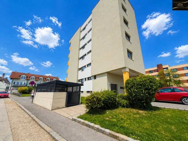 **Großzügige 3-Zimmer-Wohnung nahe Panoramapark** - Titelbild