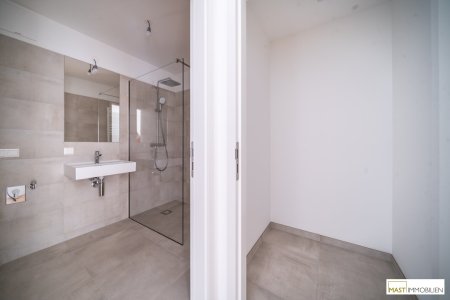 *Erstbezug* 2-Zimmer Wohnung mit 11qm Freifläche!