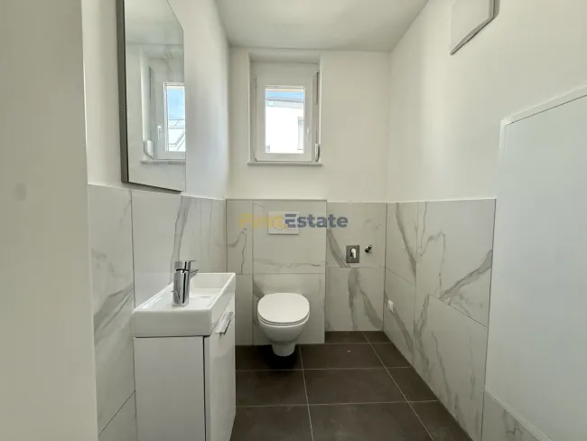 UG - WC