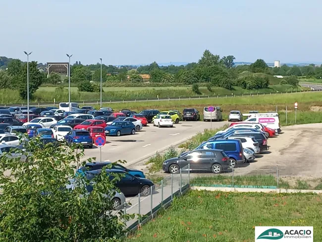 10.000 m² Betriebsbaugrund mit optimaler öffentlicher Verkehrsanbindung - Titelbild